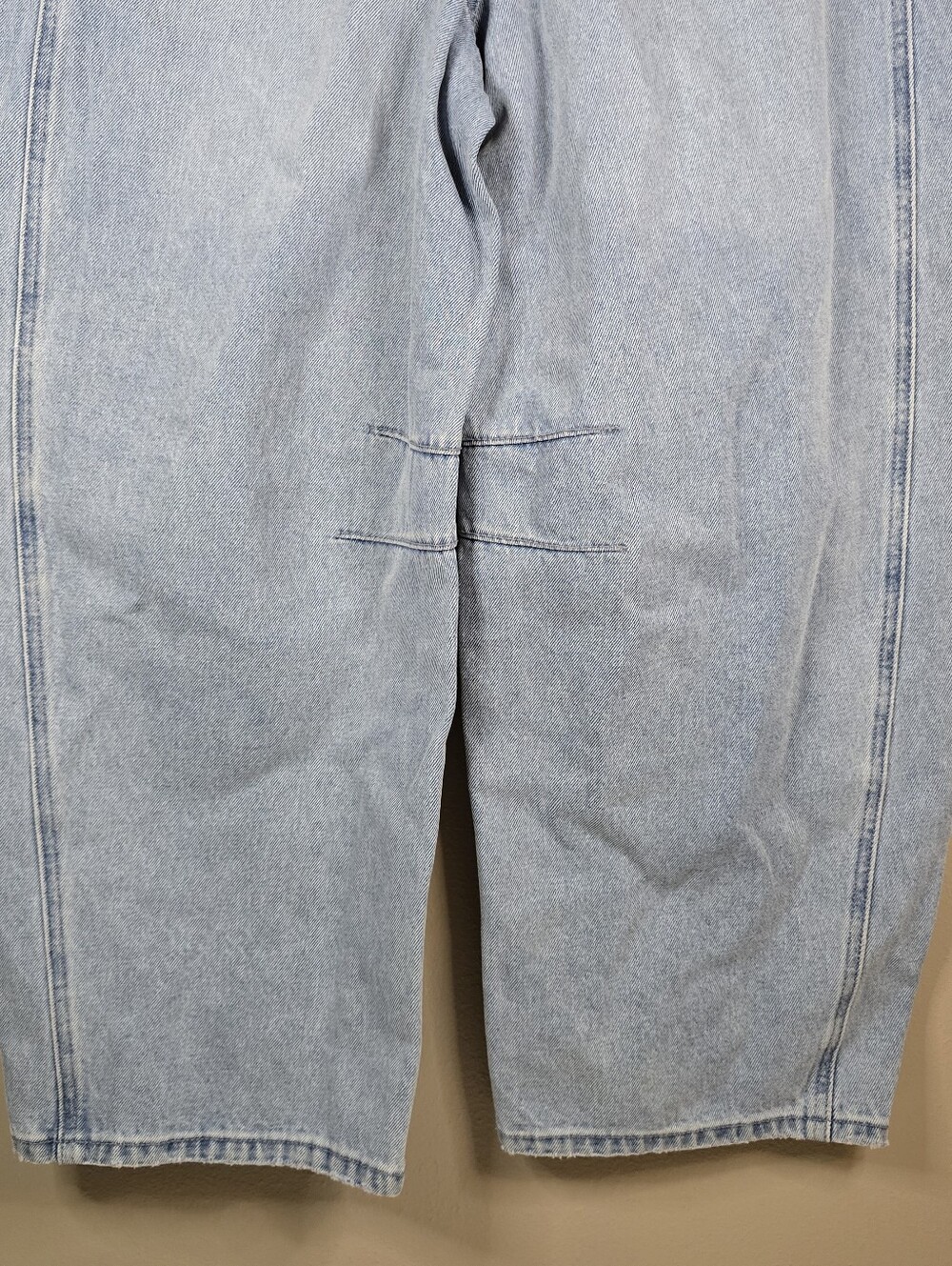 Scoop High-Rise Baggy Ankle Barrel Jeans Distressed Details Light Wash - Picture 9 of 14